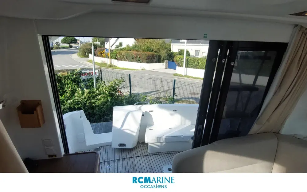 slider 3 Beneteau Antares 30 Fly