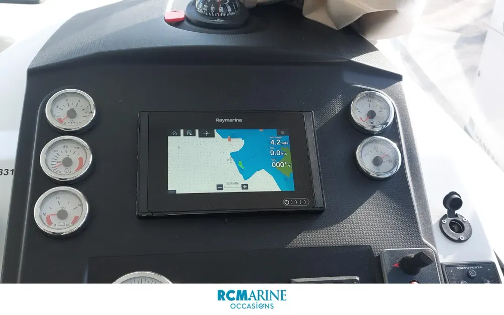 slider 4 Beneteau Antares 30 Fly
