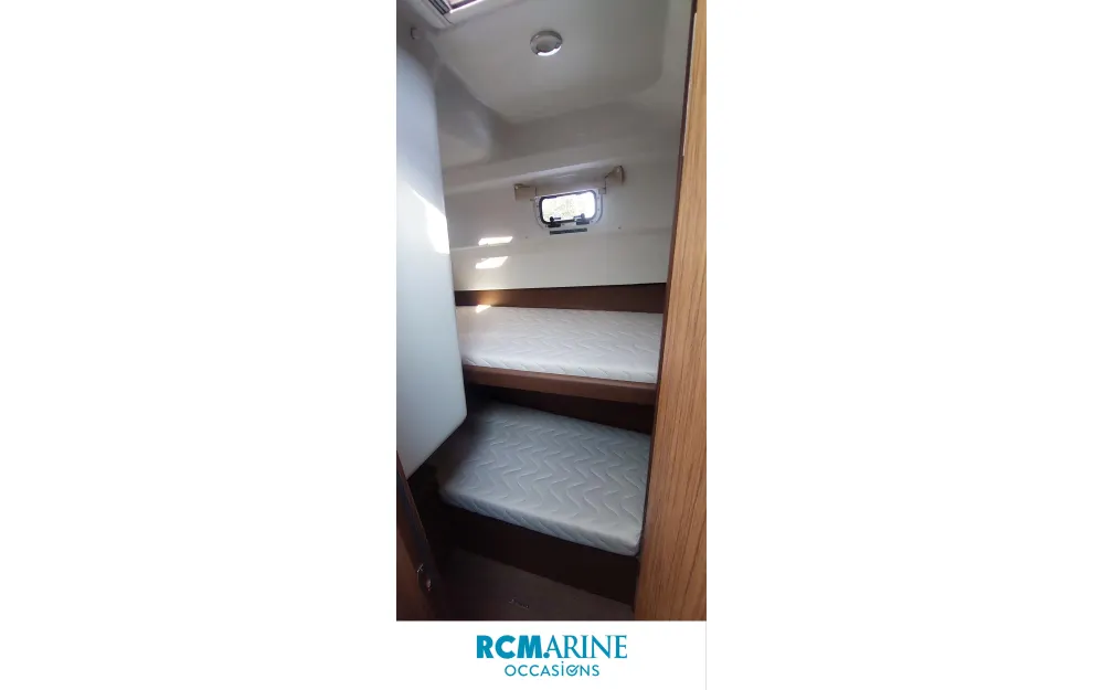 slider 8 Beneteau Antares 30 Fly
