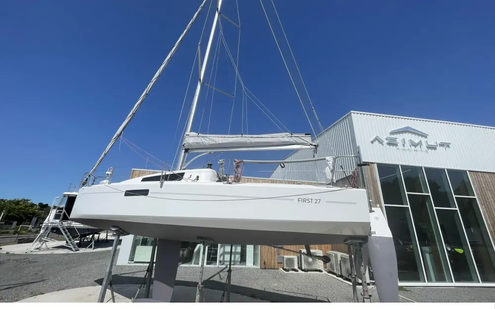 slider 1 Beneteau First 27