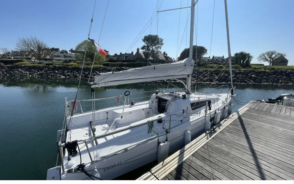 slider 5 Beneteau First 27