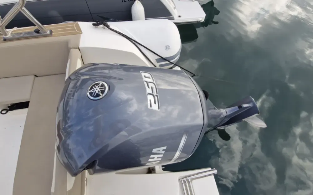 slider 8 Capelli Tempest 775
