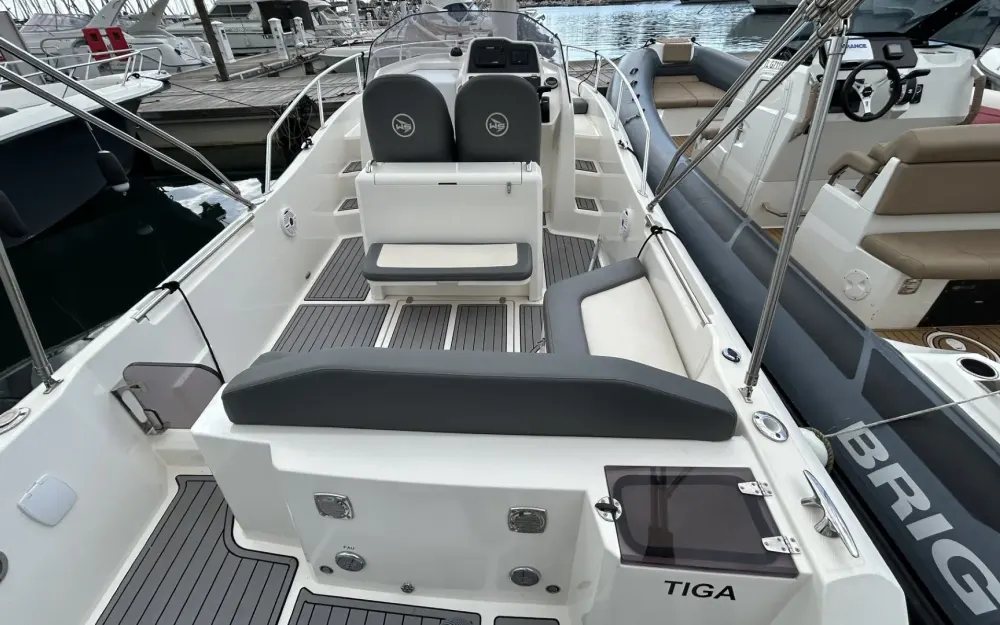 slider 3 White Shark  240 SC