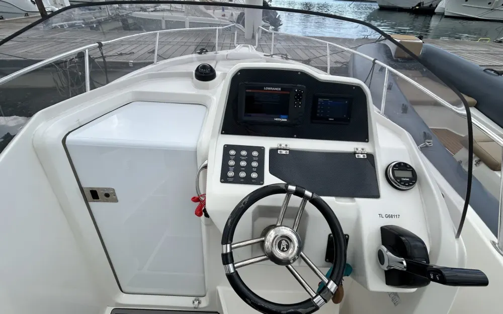 slider 6 White Shark  240 SC