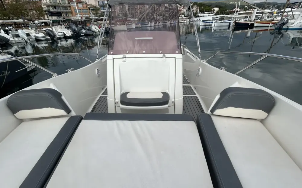 slider 2 White Shark  240 CC