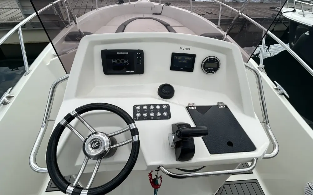 slider 5 White Shark  240 CC