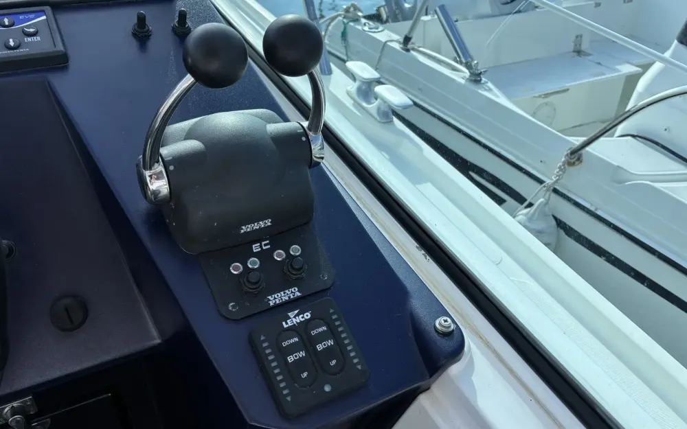 slider 3 Sealine  S 29