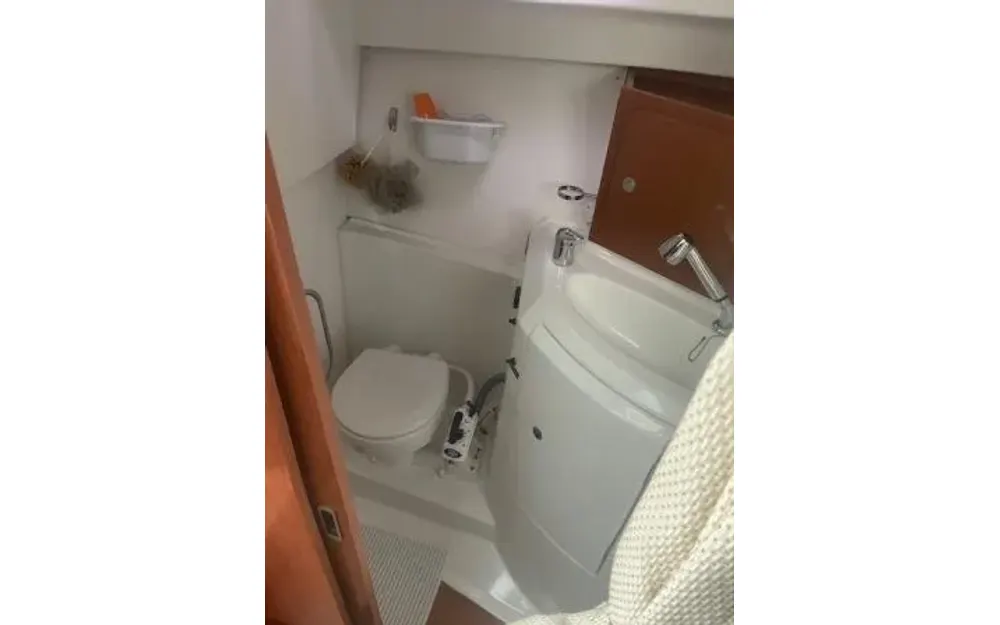slider 9 Beneteau Antares 8