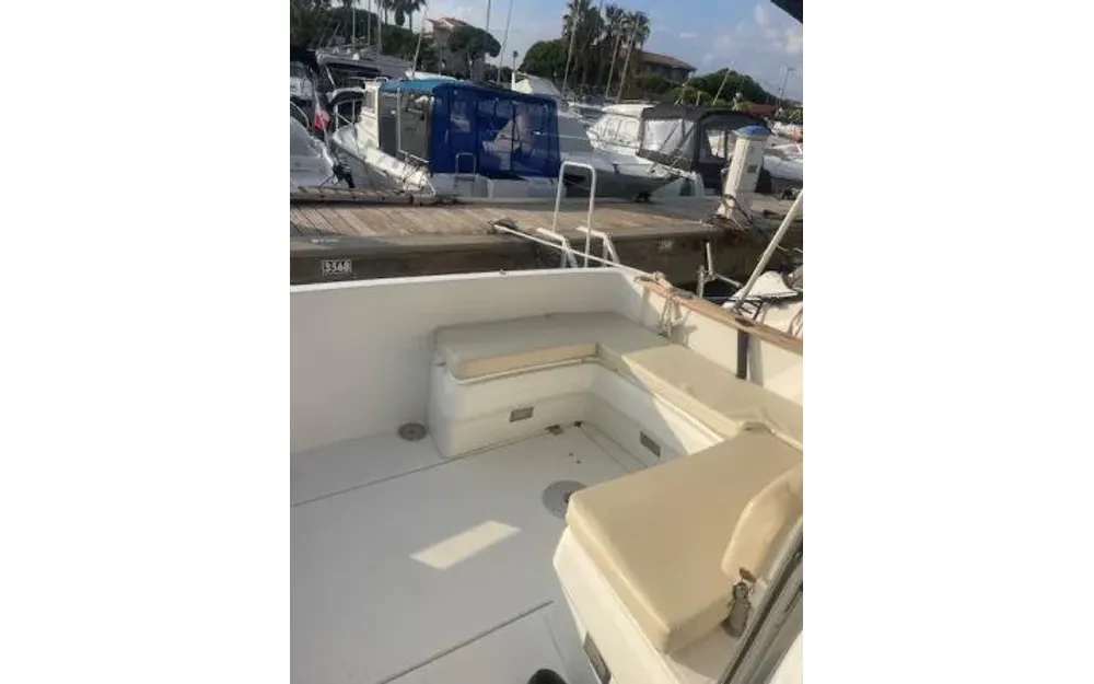 slider 3 Beneteau Antares 8