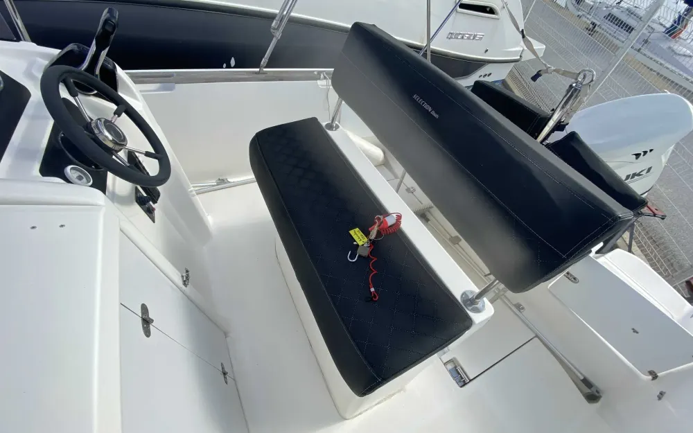 slider 8 Selection Boats Aston 21