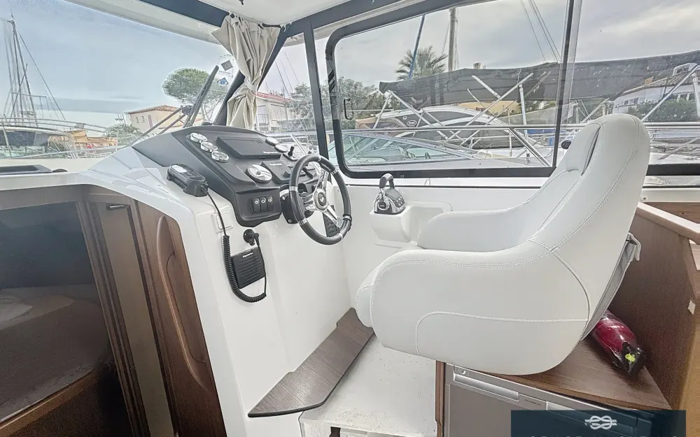 slider 9 Beneteau Antares 30