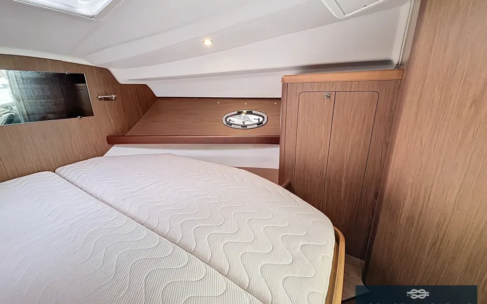slider 19 Beneteau Antares 30