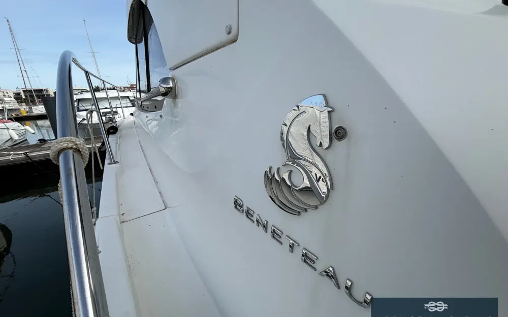 slider 22 Beneteau Antares 30