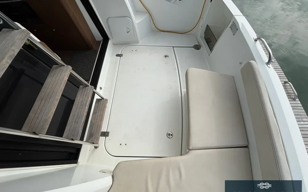 slider 27 Beneteau Antares 30