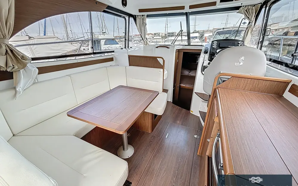 slider 2 Beneteau Antares 30