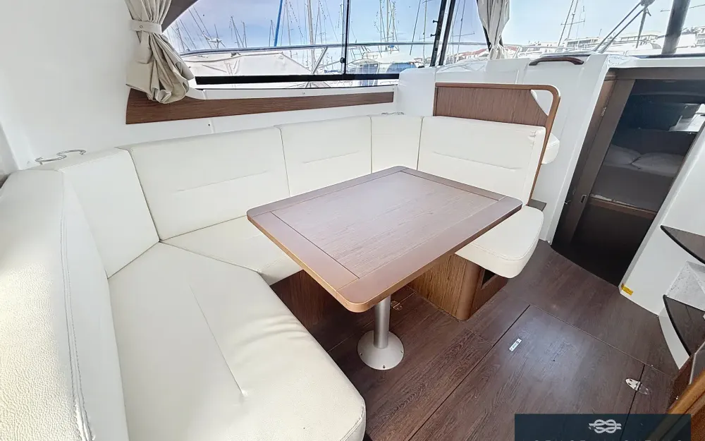 slider 6 Beneteau Antares 30