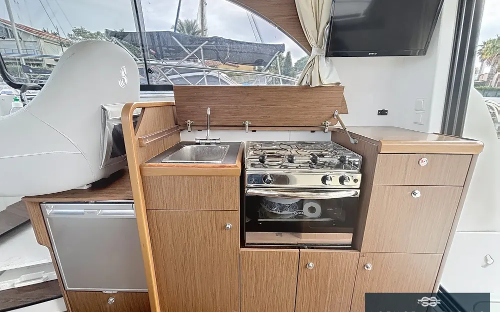 slider 8 Beneteau Antares 30