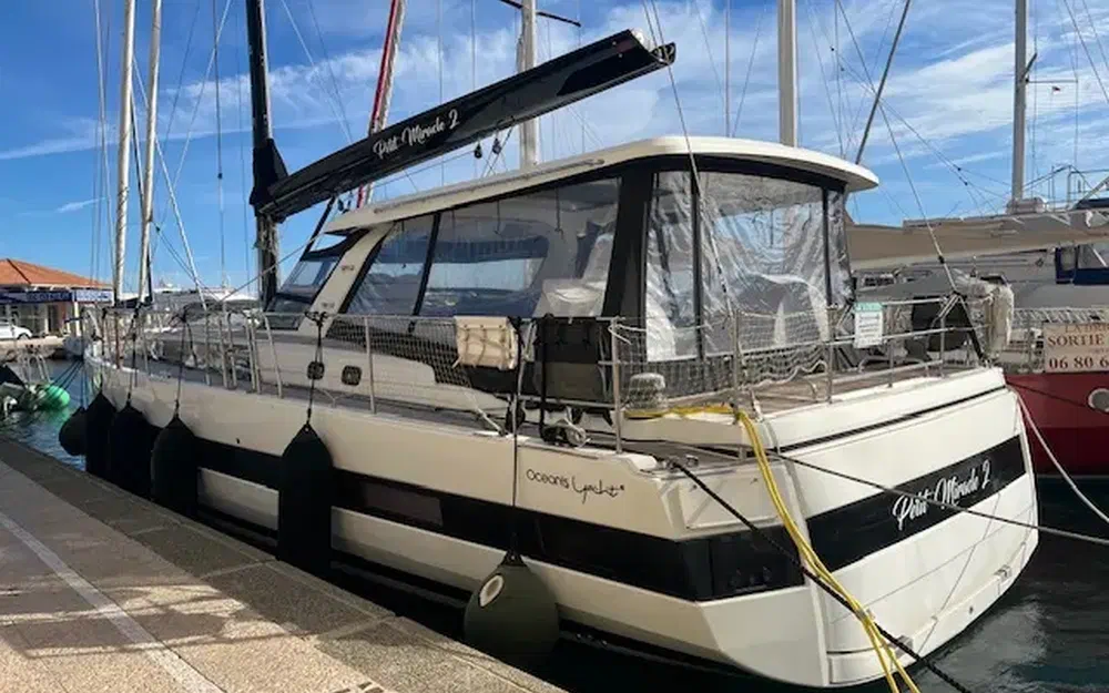 BeneteauOceanis Yacht 62