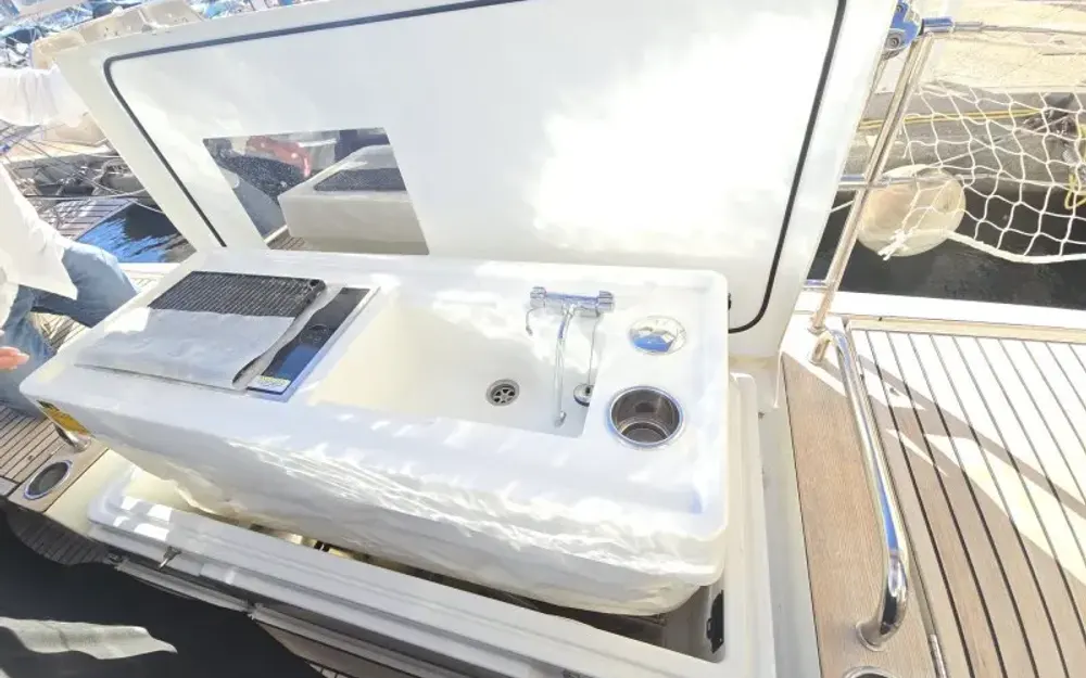 slider 18 Beneteau Oceanis Yacht 62