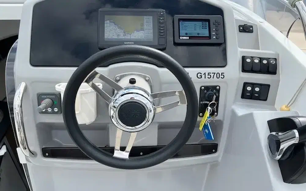 slider 1 Jeanneau Cap Camarat 7.5 WA