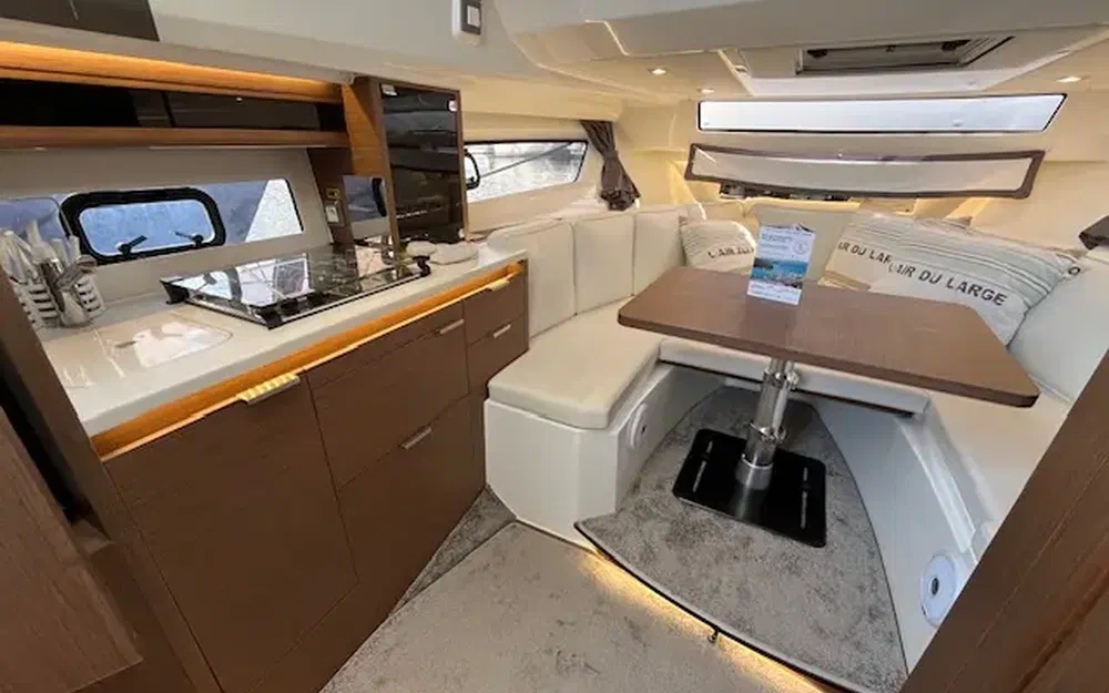 slider 2 Jeanneau Cap Camarat 10.5 WACap Camarat 10.5 Wa Serie 2