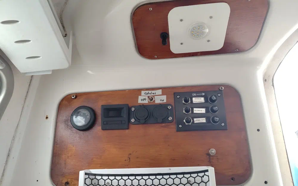 slider 18 Beneteau Ombrine 550