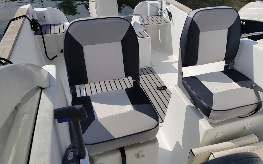 slider 11 Beneteau Ombrine 550
