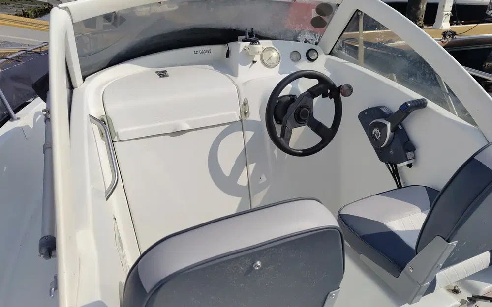 slider 12 Beneteau Ombrine 550