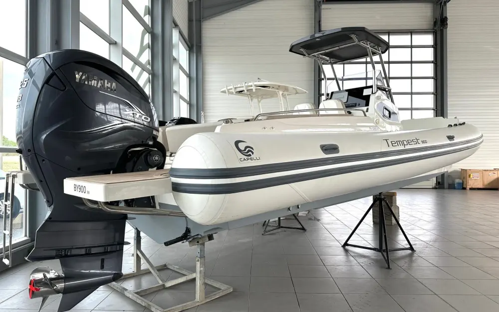 slider 13 Capelli Tempest 900