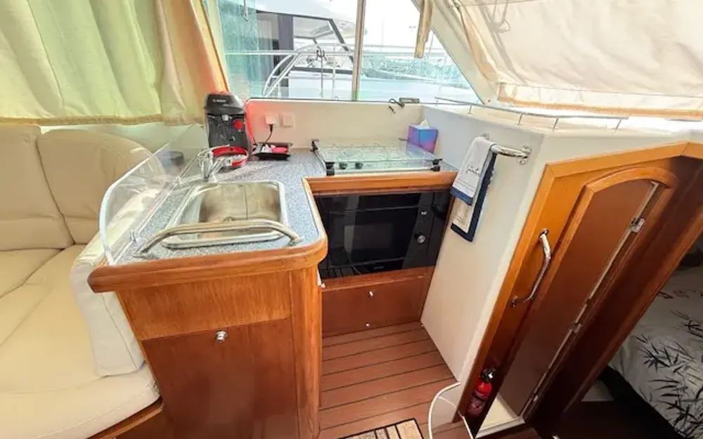 slider 9 Beneteau Antares 980 Fly