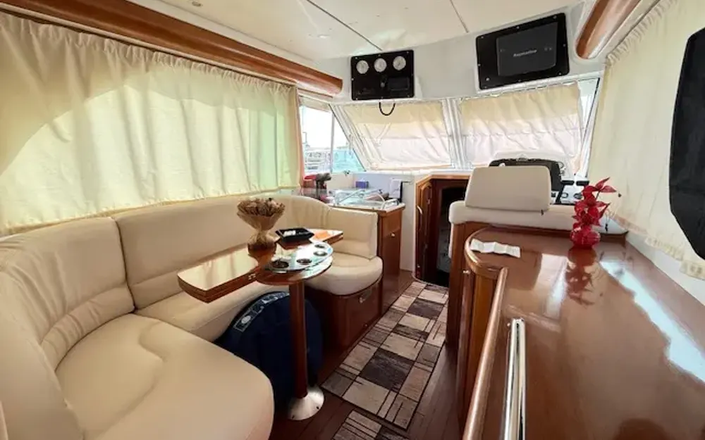 slider 4 Beneteau Antares 980 Fly