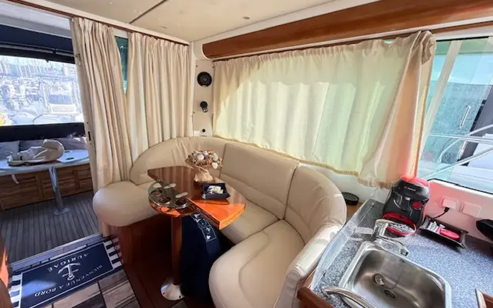slider 6 Beneteau Antares 980 Fly