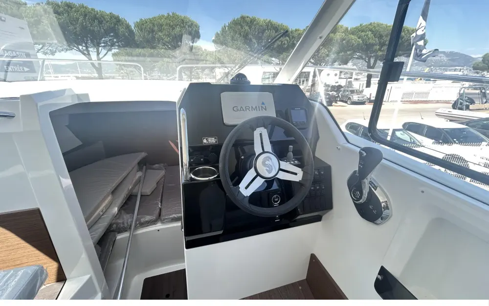slider 8 Beneteau Antares 8