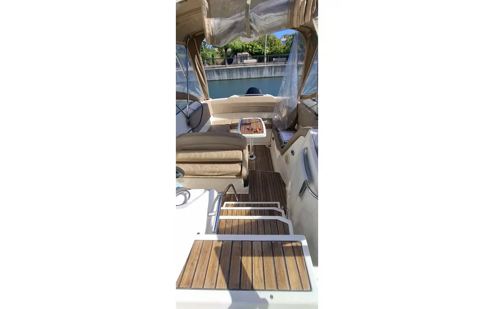 slider 5 Jeanneau Cap Camarat 7.5 DC