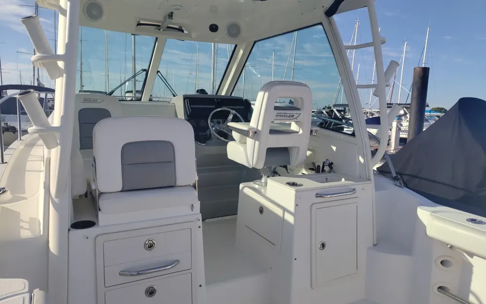 slider 8 Boston Whaler  285 Conquest