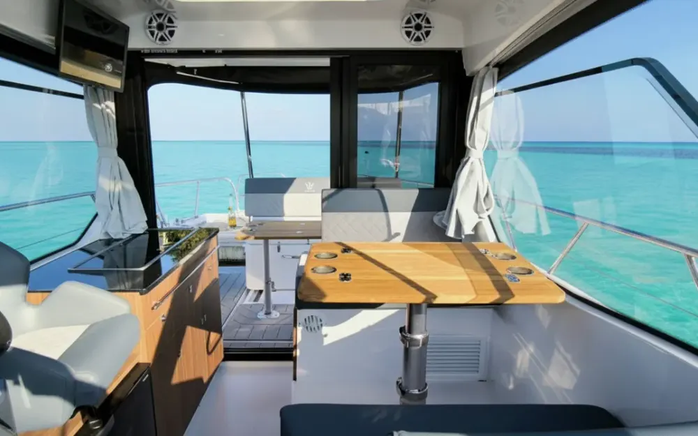 slider 1 Nautic Motor NAUTIC YACHTS 880