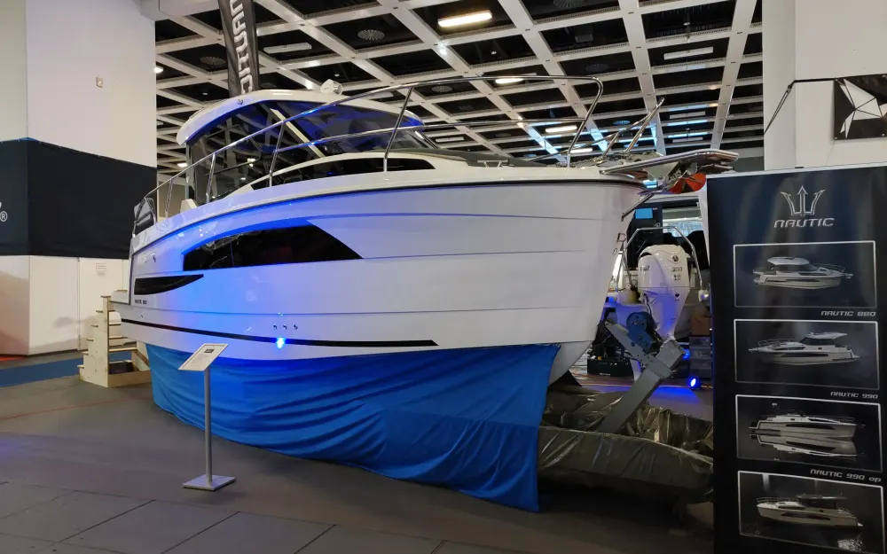slider 5 Nautic Motor NAUTIC YACHTS 880