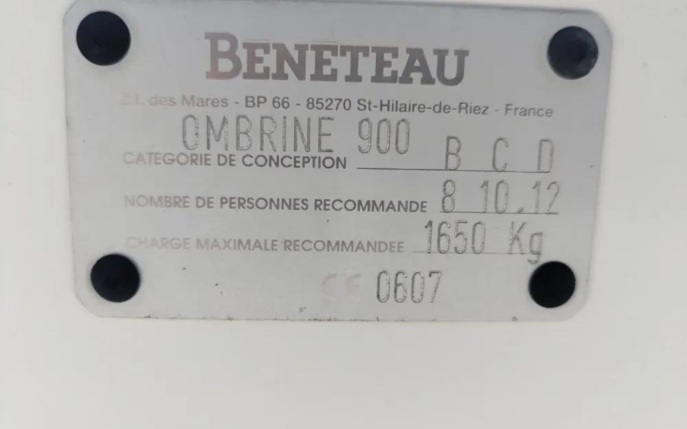 slider 19 Beneteau Ombrine 900