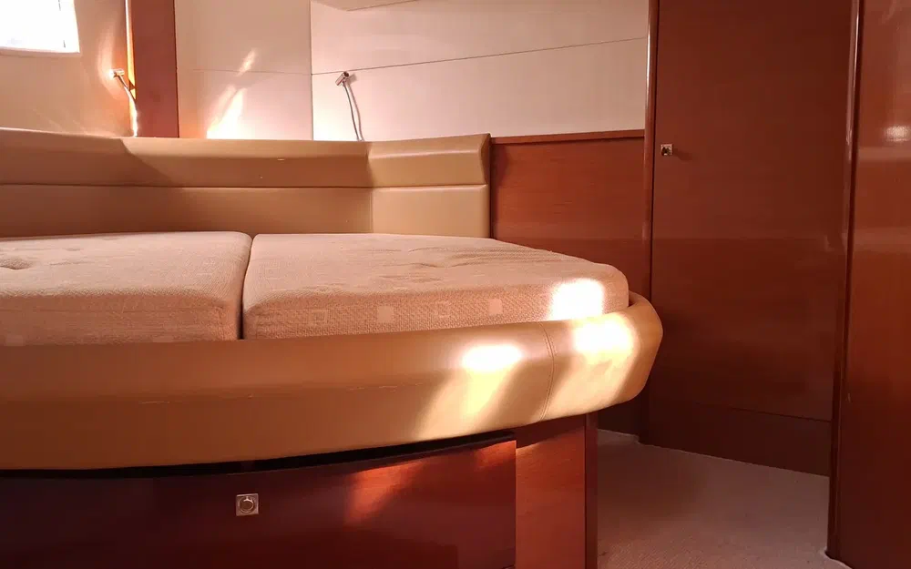 slider 27 Jeanneau Prestige 42