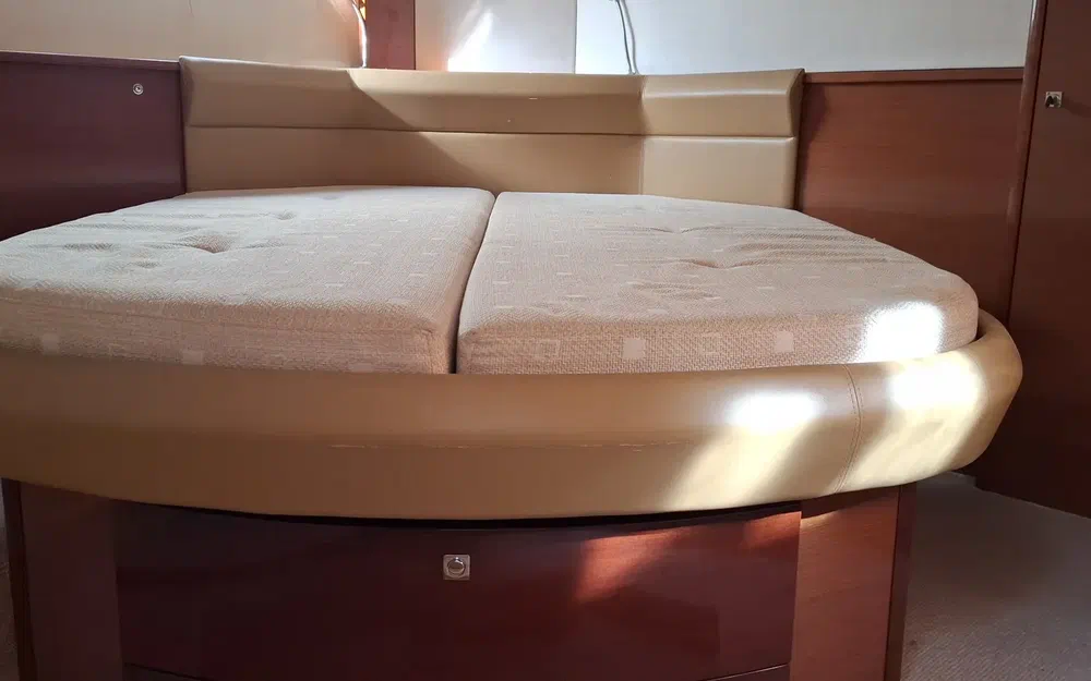 slider 28 Jeanneau Prestige 42