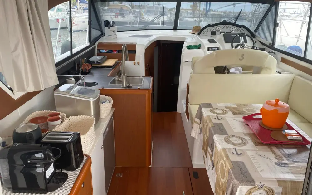 slider 10 Beneteau Antares 36