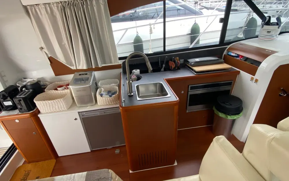 slider 12 Beneteau Antares 36