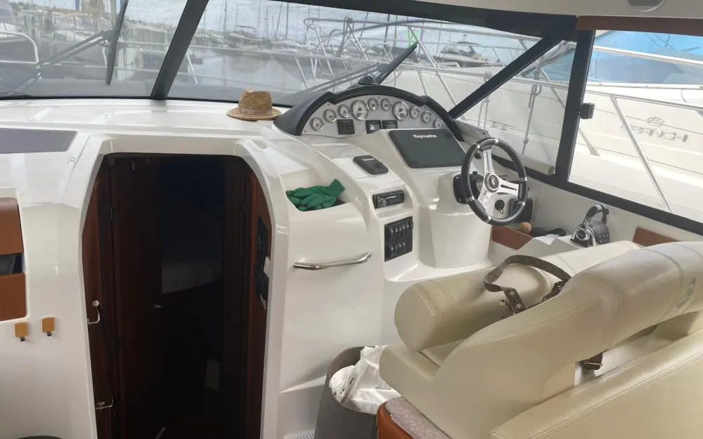 slider 15 Beneteau Antares 36