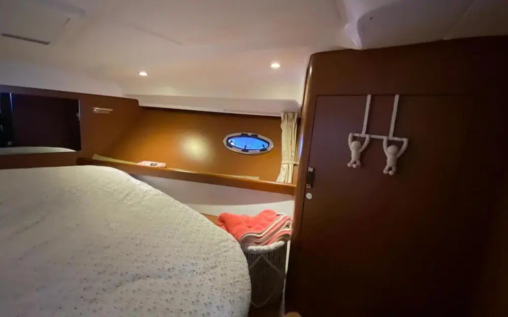 slider 23 Beneteau Antares 36