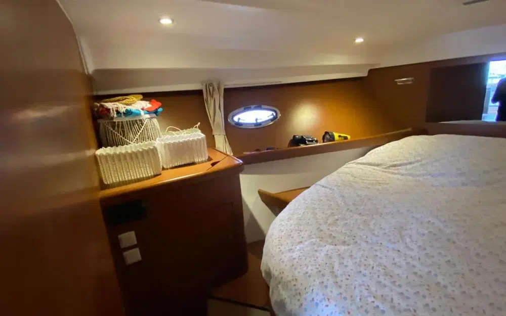 slider 24 Beneteau Antares 36