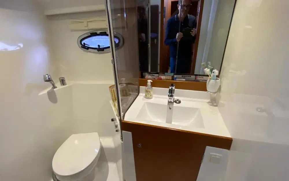 slider 27 Beneteau Antares 36