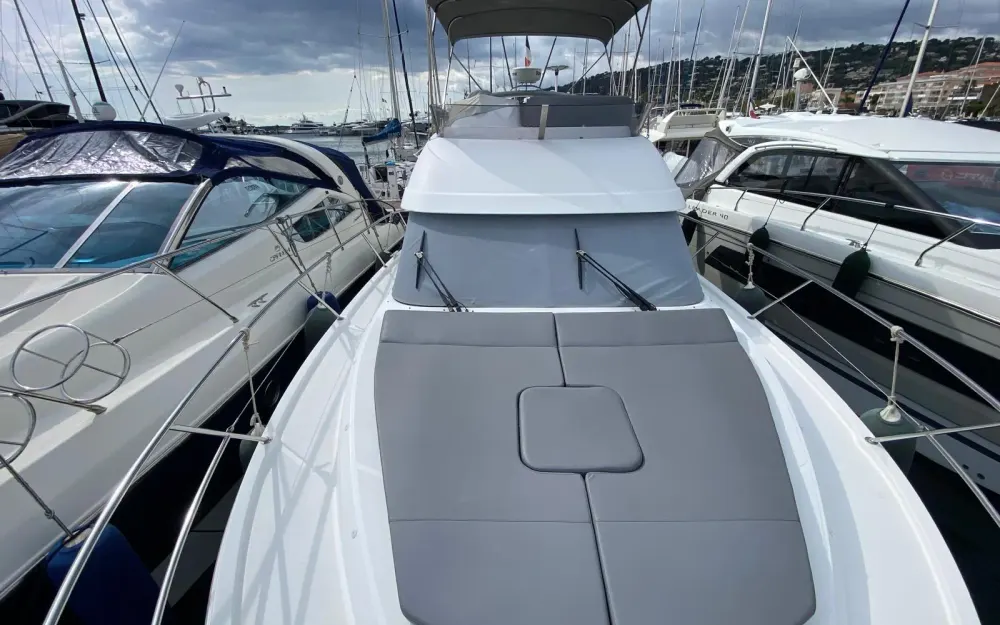 slider 3 Beneteau Antares 36