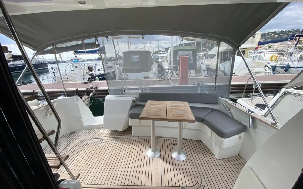 slider 4 Beneteau Antares 36