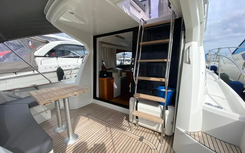 slider 6 Beneteau Antares 36
