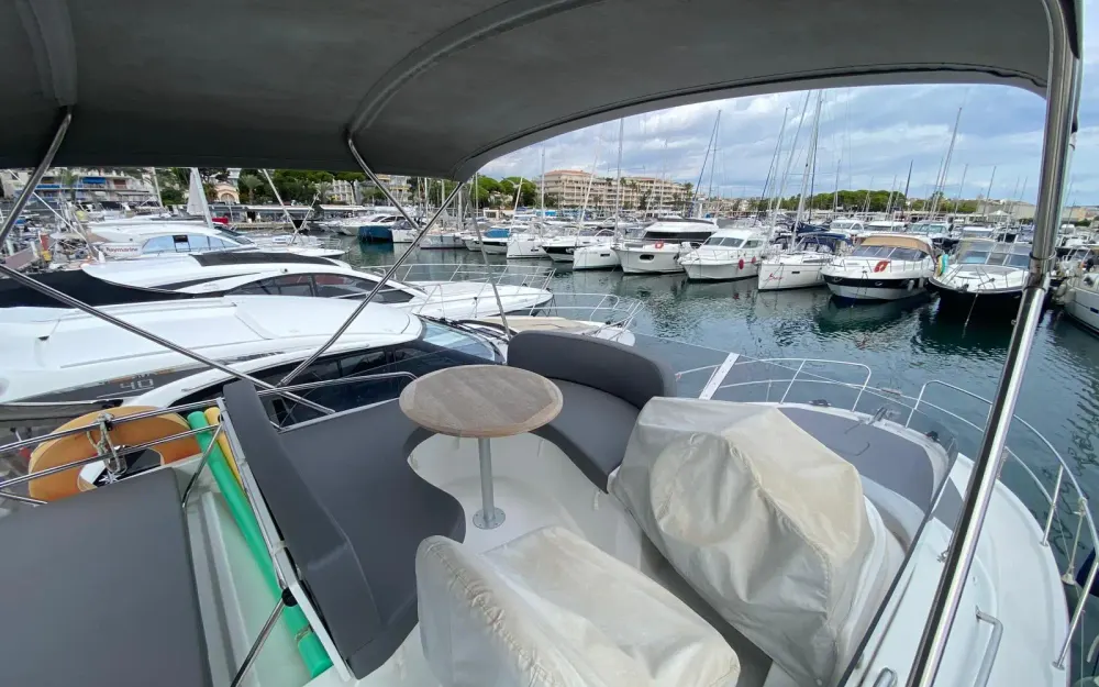 slider 7 Beneteau Antares 36